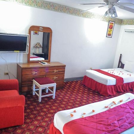 Glorianna Hotel مونتيغو باي المظهر الخارجي الصورة