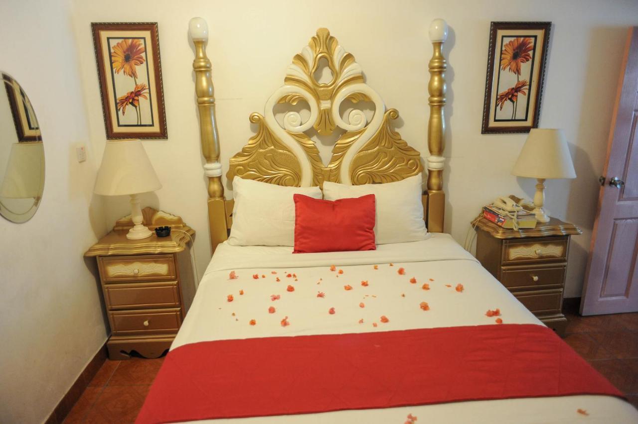 Glorianna Hotel مونتيغو باي المظهر الخارجي الصورة