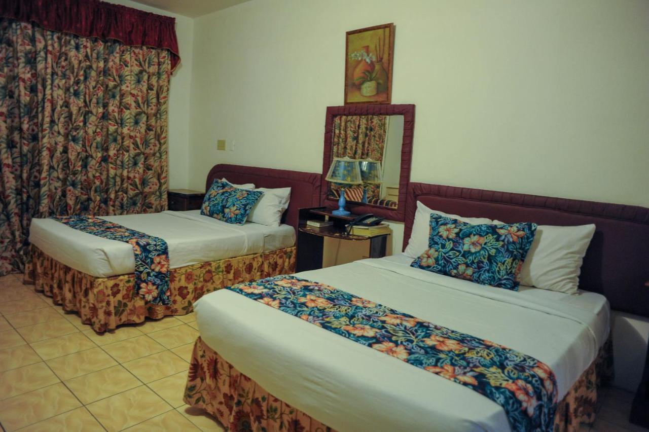 Glorianna Hotel مونتيغو باي المظهر الخارجي الصورة