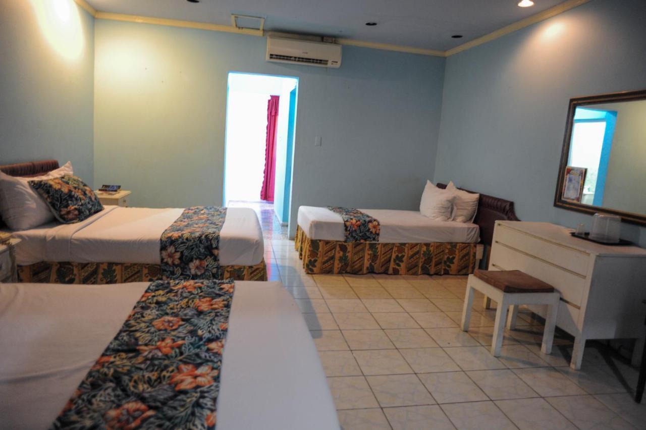 Glorianna Hotel مونتيغو باي المظهر الخارجي الصورة