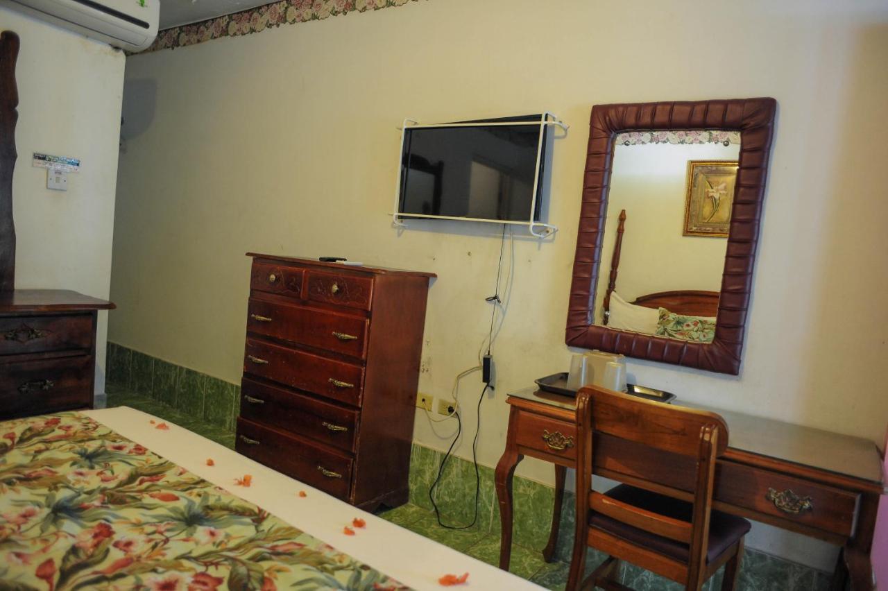 Glorianna Hotel مونتيغو باي المظهر الخارجي الصورة