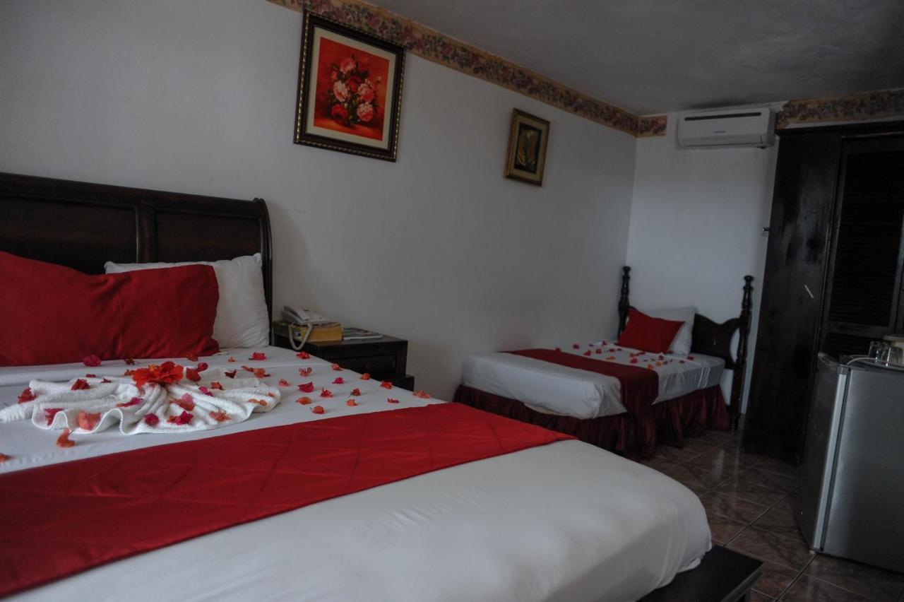 Glorianna Hotel مونتيغو باي المظهر الخارجي الصورة