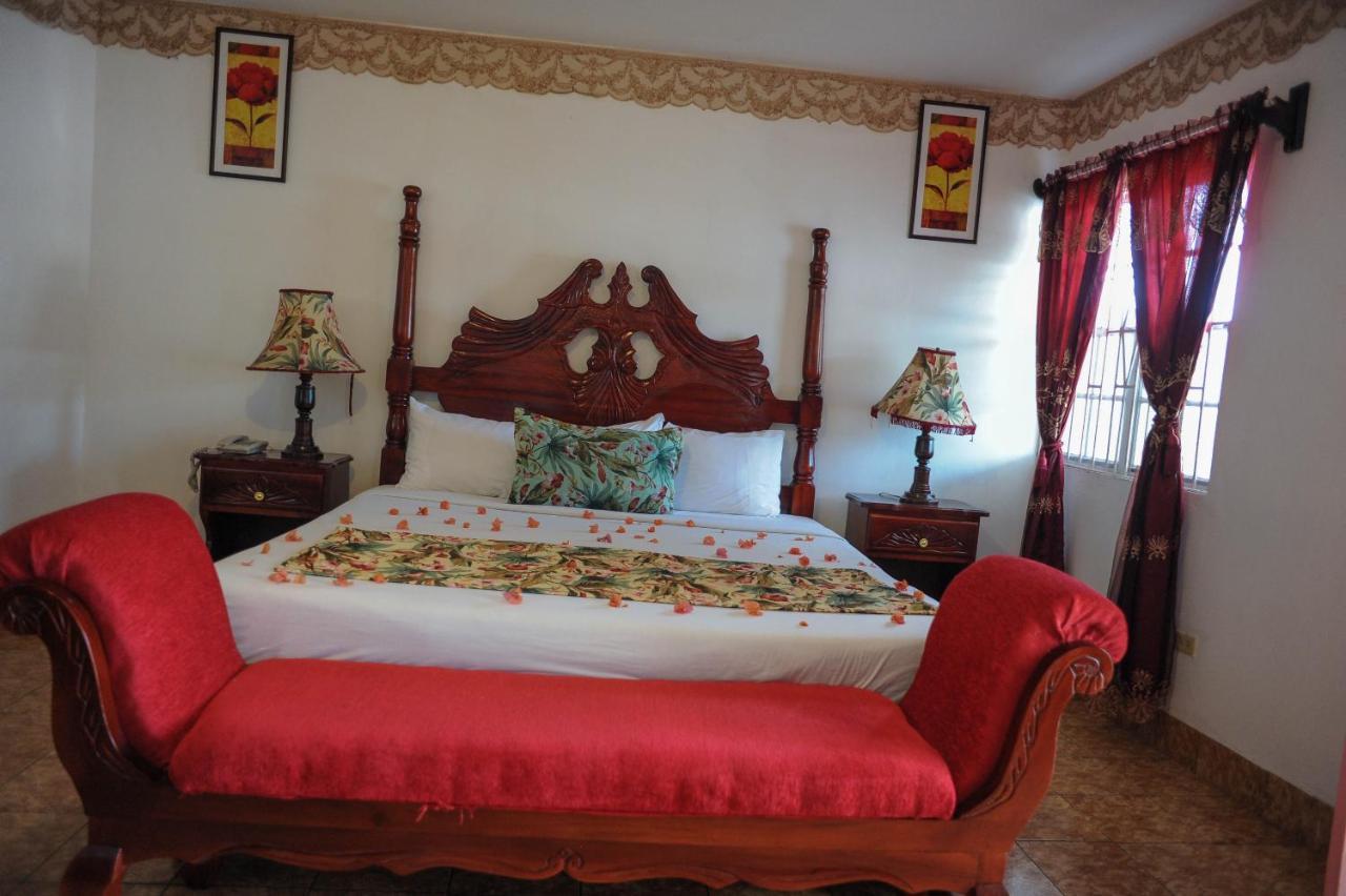 Glorianna Hotel مونتيغو باي المظهر الخارجي الصورة