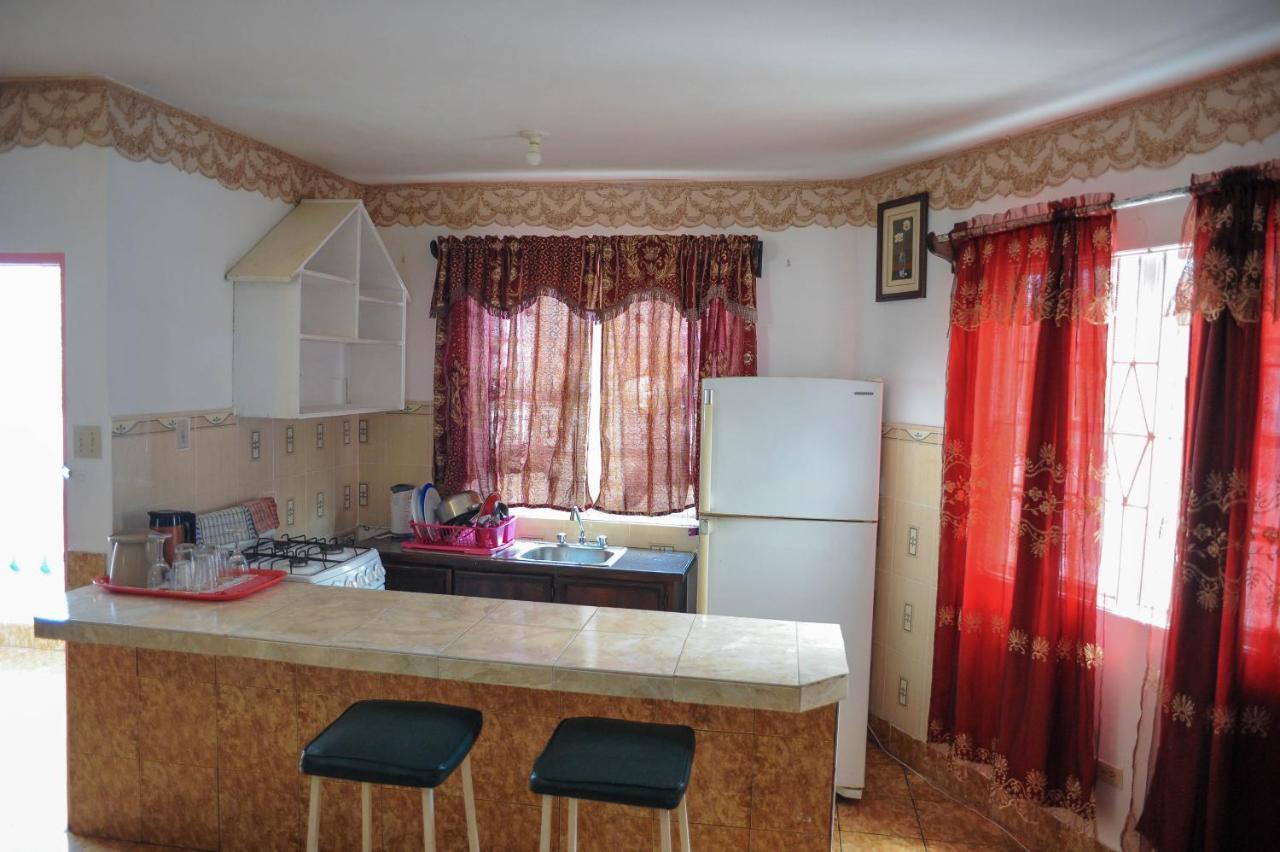 Glorianna Hotel مونتيغو باي المظهر الخارجي الصورة